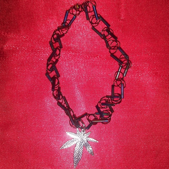 Marijuana leaf beaded tattoo choker necklace - Picture 3 of 5
